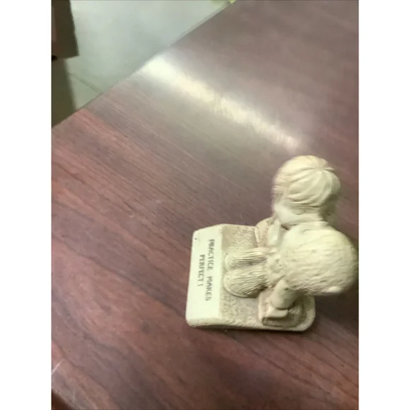 Practice Makes Perfect Award Vintage 1974 Kissing Is Key 3.5” - Picture 5 of 6